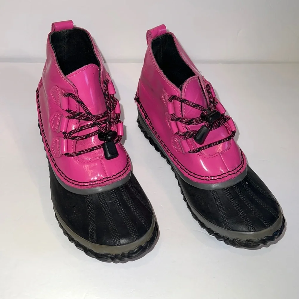 Sorel Pink black out and about rubber duck boots booties girls 3 youth snow